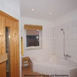 6 Personen Mit Privatem Bootsteg, Direkter Seelage, Kanu, Sauna Und Badewanne In * Otterndorf