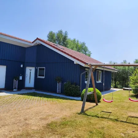 6 Personen Mit Privatem Bootsteg, Direkter Seelage, Kanu, Sauna Und Badewanne In Ferienhaus