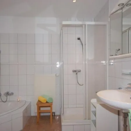 6 Personen Mit Privatem Bootsteg, Direkter Seelage, Kanu, Sauna Und Badewanne In Prázdninový dům