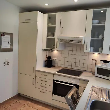 6 Personen Mit Privatem Bootsteg, Direkter Seelage, Kanu, Sauna Und Badewanne In Prázdninový dům