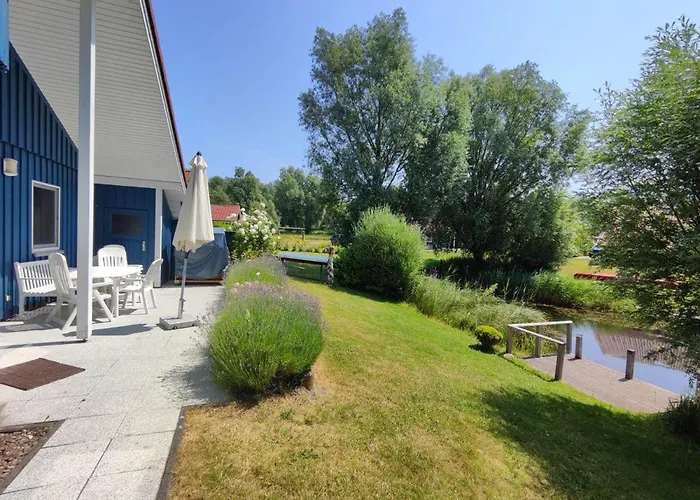 Hébergement de vacances 6 Personen Mit Privatem Bootsteg, Direkter Seelage, Kanu, Sauna Und Badewanne In *