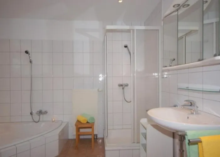 6 Personen Mit Privatem Bootsteg, Direkter Seelage, Kanu, Sauna Und Badewanne In Hébergement de vacances